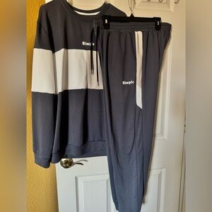 SHEIN Black & White Stripe Men’s Sweatshirt and Joggers Set